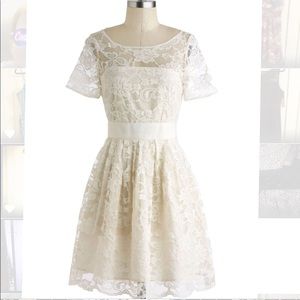 BB Dakota Ivory Cream Lace Dress